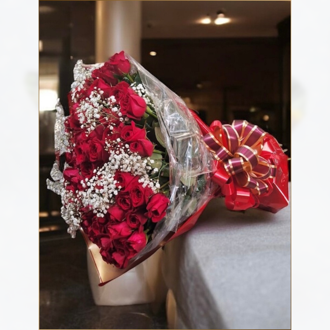 BUQUÊ ESPECIAL
COM 100 ROSAS